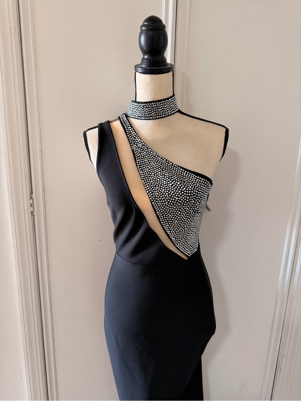 Black One-Shoulder Rhinestone Maxi Dress with Choker Detail Size M